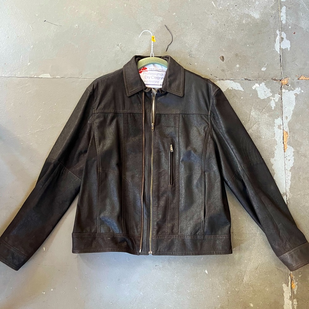 Beautiful condition leather Feldini Jacket fits like a smaller Large